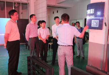 常州大學黨委浦玉忠、副校長芮國強，常州市政協(xié)副主席、三會會長顧森賢，常州市中小企業(yè)促進中心主任胥加祥等領(lǐng)導來我司參觀考察